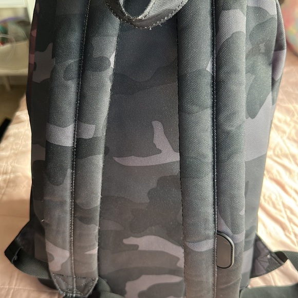 Herschel Backpack - Picture 3 of 3